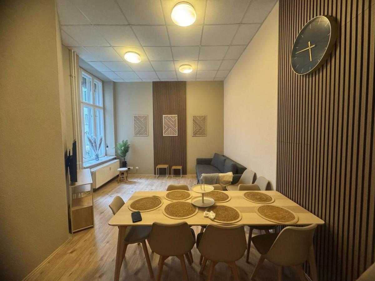 Grosse Schoene In Friedrichshain- Samaritakiez Appartement *