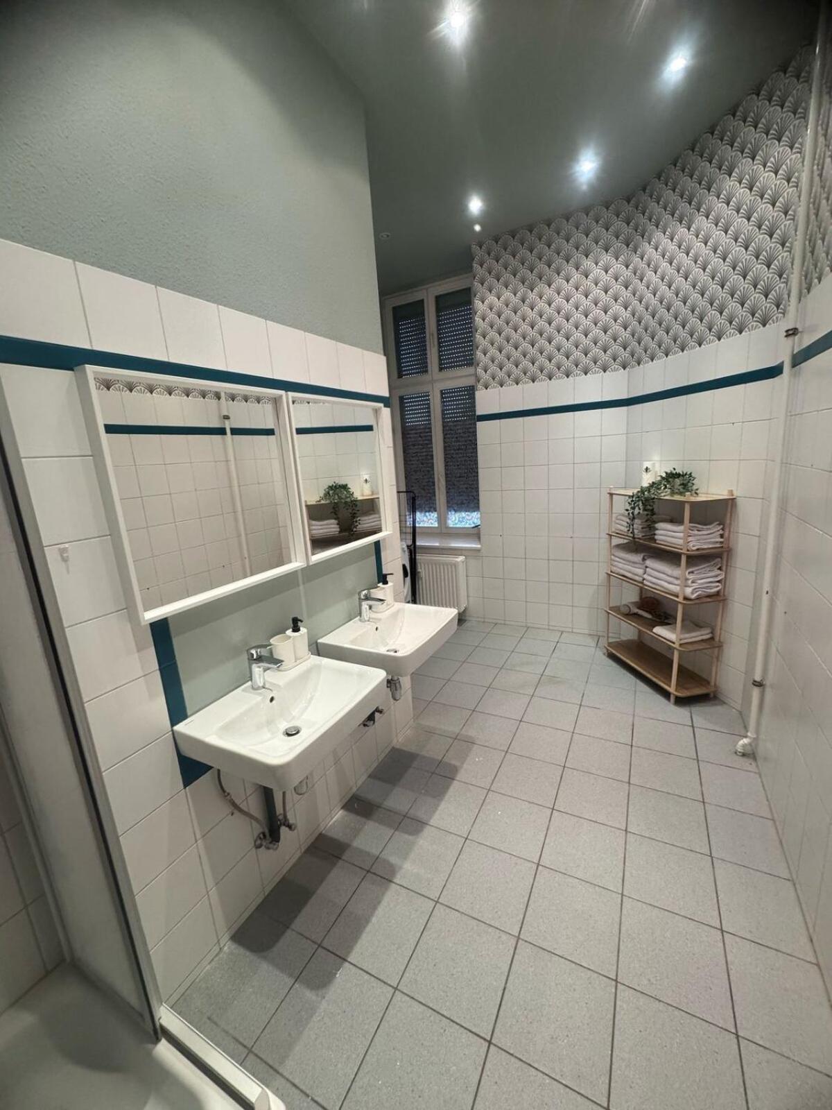 Grosse Schoene In Friedrichshain- Samaritakiez Appartement